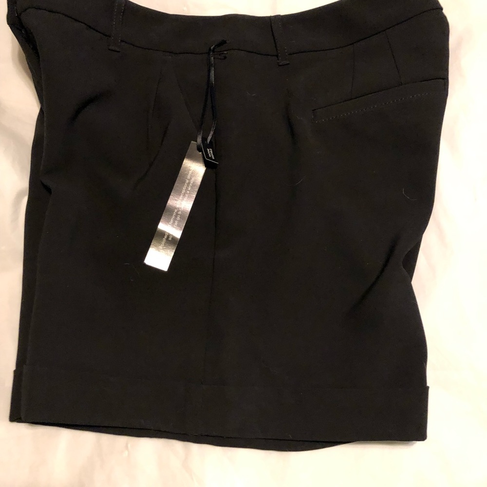 White House Black Market Soft Drape 6” Shorts - Picture 4 of 13